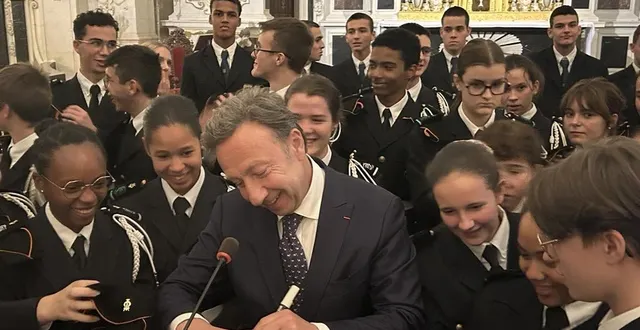 photo  stéphane bern, animateur et défenseur du patrimoine s’est rendu au prytanée de la flèche (sarthe) ce jeudi 16 octobre 2025 pour assister à une soirée de levée de fonds pour restaurer certains bâtiments.  &copy;  ouest-france 