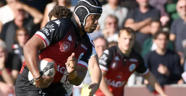 photo  fotu lokotui et les niortais ont encore commis trop d’imprécisions pour espérer ramener un résultat de massy.  &copy;  co - marie delage 