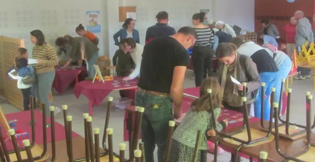 photo  les participants, petits et grands, ont fait travailler leurs méninges pour résoudre les différentes énigmes basées sur l’alimentation.  &copy;  ouest-france 