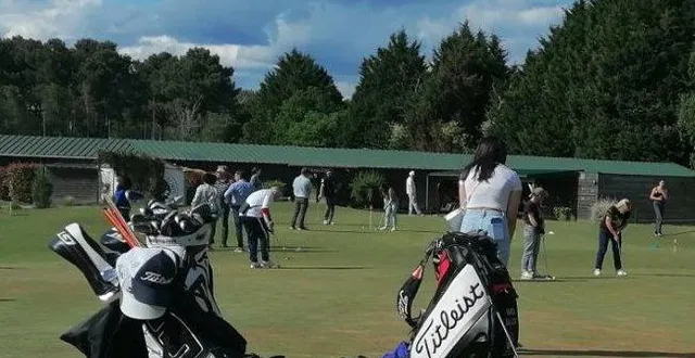 photo  les greens du golf de mulsanne ont été préparés minutieusement pour offrir les meilleures conditions possibles.  &copy;  ouest-france 