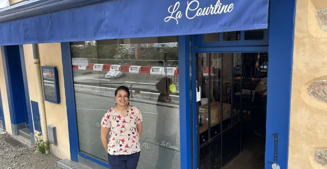 photo  à l’angle de la place de l’éperon et de la rue de la vieille-porte, meriem elidrissi avait pris les rênes de la courtine mercredi 28 mai 2025.  &copy;  archives le maine libre 