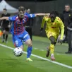 photo  valentin henry (à gauche) et le sm caen sont tombés à orléans (2-1), vendredi 17 octobre 2025. 