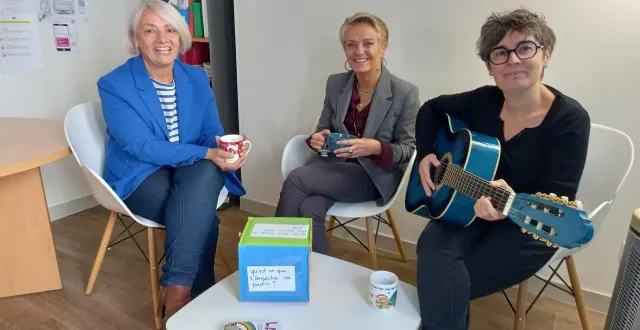 photo  isabelle raimbault, adjointe à l’action sociale et aux solidarités, isabelle gouineau de la mla, et adeline roi, directrice adjointe du vpr.  &copy;  co 