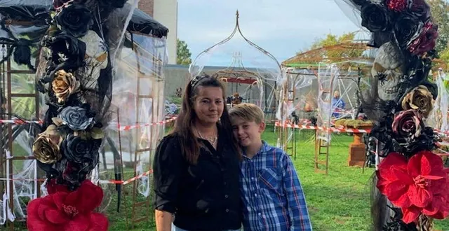 photo  manuella guépin et son fils sawyer  &copy;  le maine libre 