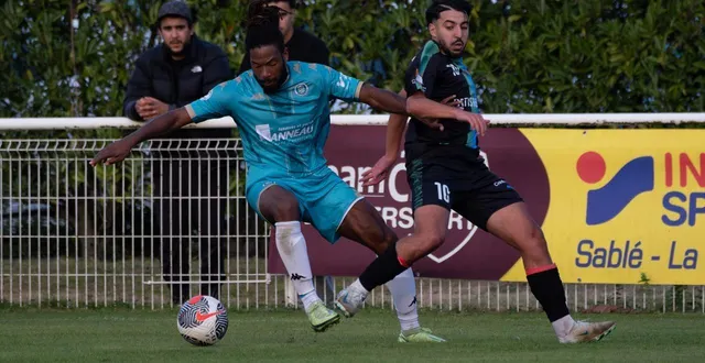 photo  match nul entre la suze/roëzé et saint-julien-divatte.  &copy;  le maine libre 