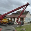 photo  une maison a été détruite par le feu près du mans ce lundi 20 octobre 2025. 