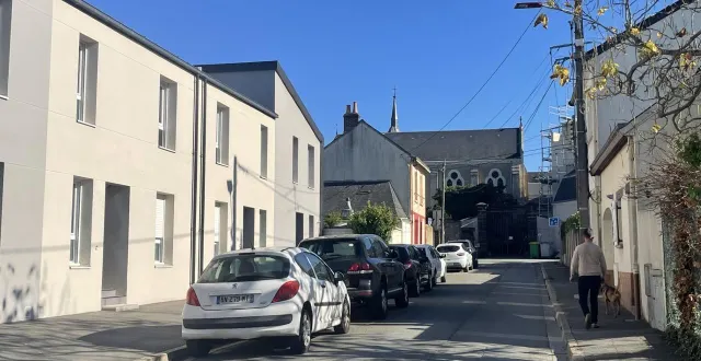 photo  les deux adolescents interpellés par la police nationale sont suspectés d’être les auteurs d’une série de vandalisme sur la rive droite du mans entre septembre et octobre 2025.  &copy;  ouest-france 