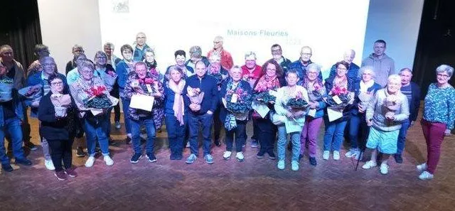 photo  les participants, membres du jury et organisateurs, après la remise des prix.  &copy;  ouest-france 