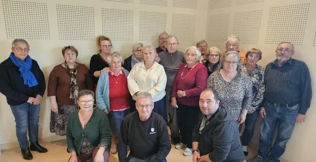 photo  une quinzaine d’adhérents se retrouvent chaque jeudi pour des jeux de société ou une randonnée avant le goûter.  &copy;  le maine libre 