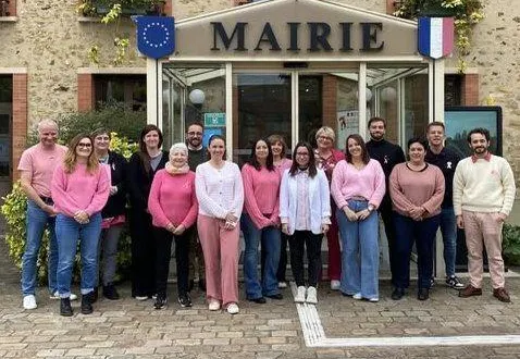 photo  les agents ont misé sur le rose dans le cadre d’octobre rose.  &copy;  le maine libre 