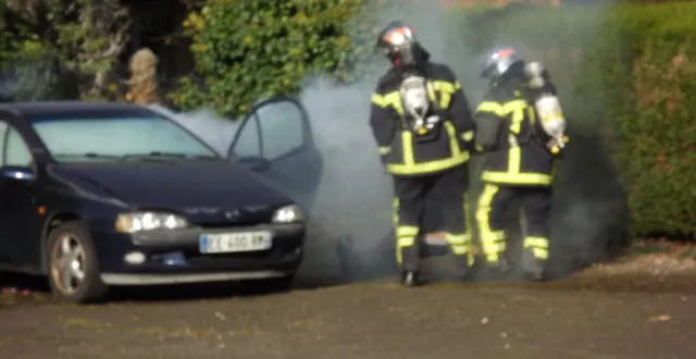 photo  démonstration d’intervention sur un accident de voiture.  &copy;  co 