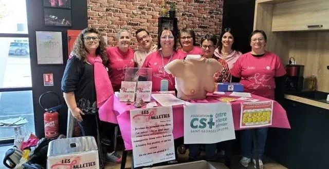 photo  le centre de santé infirmier avec ses responsables et bénévoles.  &copy;  co 