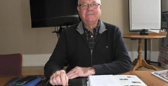 photo  francis belluau promet de nouvelles constructions et un embellissement de la commune pour une prochaine mandature.  &copy;  ouest-france 