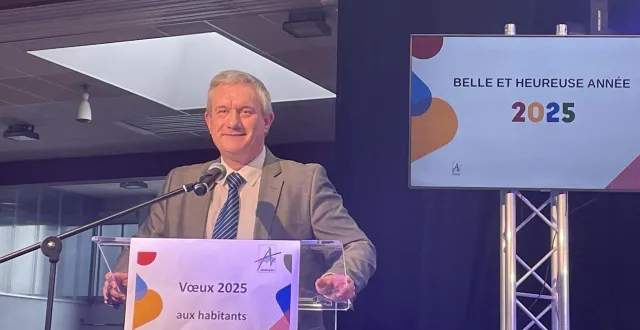 photo  frédéric leveillé en janvier lors de la cérémonie des vœux.  &copy;  ouest-france 