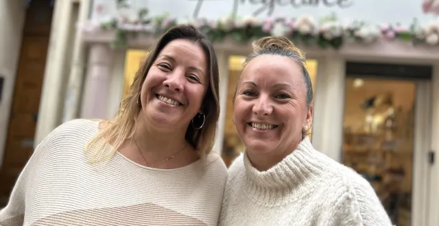 photo  chloé chesnel et angélique ducrocq, présidente et membre du groupement d’intérêt économique d2mains vont chapeauter une boutique éphémère à allonnes.  &copy;  ouest-france 