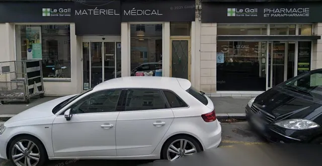 photo  la pharmacie le gall a bien maintenu son ouverture ce mercredi 22 octobre.  &copy;  google maps 
