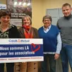 photo  mardi, à l’agence locale du crédit mutuel, calèch’ a reçu un chèque de 200 €. de gauche à droite, virginie tessier, responsable, annick bouttier, anne-marie foubert et aurélien bibaut. 