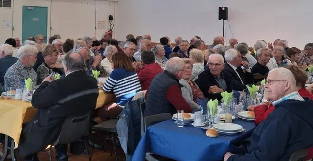 photo  une centaine de convives ont ainsi répondu à l’invitation.  &copy;  le maine libre 