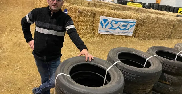 photo  pilote de moto et side-car cross, christophe hardoin veut partager sa passion avec le plus grand nombre sur son circuit, rue du panorama au mans (sarthe).  &copy;  ouest-france 