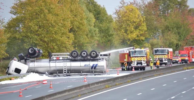 photo  le conducteur camion - citerne accidenté sur l’a11 le 21 octobre 2025 a été testé négatif à l’alcool et aux stupéfiants.  &copy;  ouest-france 