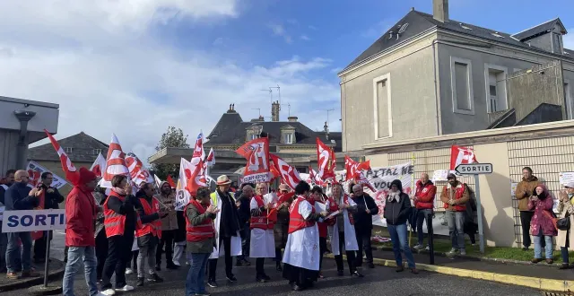 photo  « on n’a jamais eu autant de directeurs, douze actuellement, peut-être que la direction devrait montrer l’exemple en faisant le tri », propose les syndicats, dans la lignée des suppressions de poste prévues..  &copy;  ouest-france 