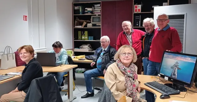 photo  reprise, à la maison des associations, de l’atelier de découverte de l’ordinateur et de ses différentes fonctions.  &copy;  ouest-france 