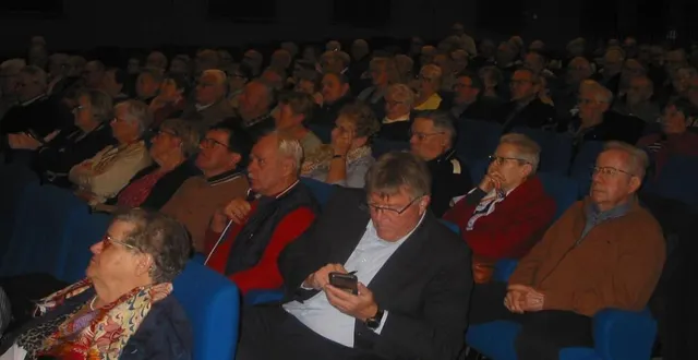 photo  deux cents personnes participaient à l’assemblée.  &copy;  ouest-france 