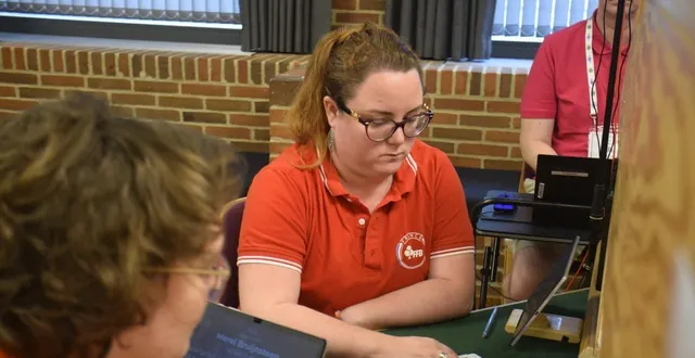 photo  anne-laure tartarin, numéro un française de bridge, sera présente à cholet samedi 25 octobre pour le tournoi annuel du bridge-club choletais.  &copy;  collection personnelle 