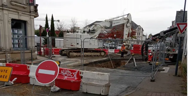 photo  le début des travaux en centre-ville lundi 20 octobre  &copy;  co 