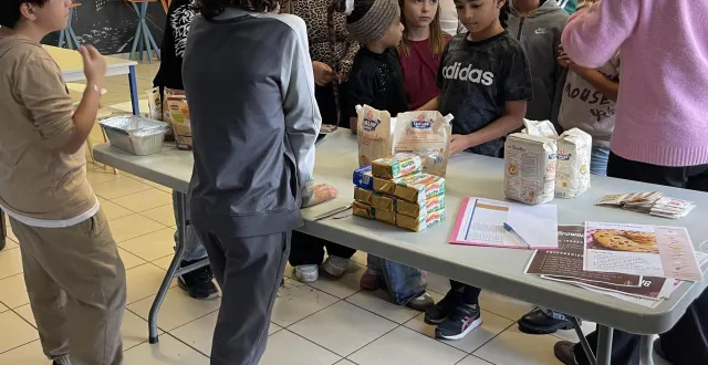photo  jeudi, c’était atelier pâtisserie au local jeune.  &copy;  le maine libre 