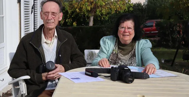 photo  patrick et nicole trouillet peaufinent les préparatifs de leur diaporama qu’ils présenteront samedi 25 et dimanche 26 octobre 2025 à la salle des fêtes de solesmes.  &copy;  ouest-france 