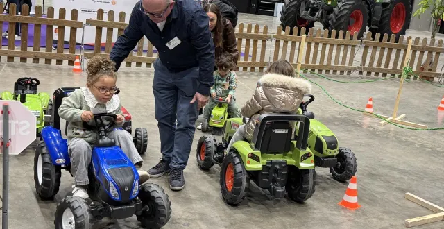 photo  le salon tous paysans à alençon (orne) propose plusieurs animations pour les enfants.  &copy;  ouest-france 