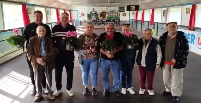 photo  la finale du challenge de la croix-boujuau a eu lieu samedi 27 septembre. le duo composé de jean-claude debien et d’anthony mercier s’est imposé face à christian et marie-odile tomas, sur le score de 12 à 5.  &copy;  document remis 