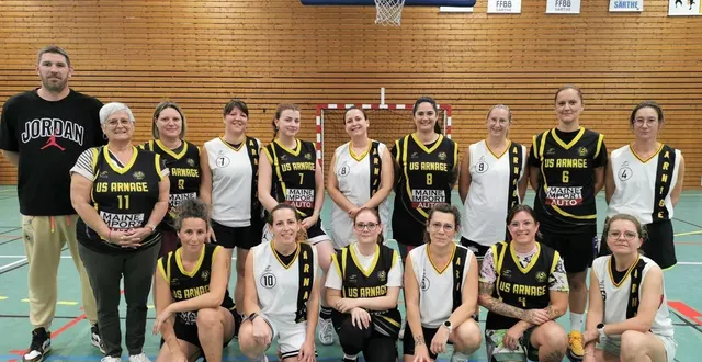 photo  les féminines s’entraînent le lundi soir, sous la houlette de jérémy pillon.  &copy;  le maine libre 