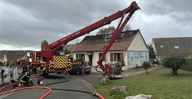 photo  un incendie avait ravagé un pavillon de la commune d’aigné, au nord du mans, lundi 20 octobre 2025.  &copy;  archives ouest-france 