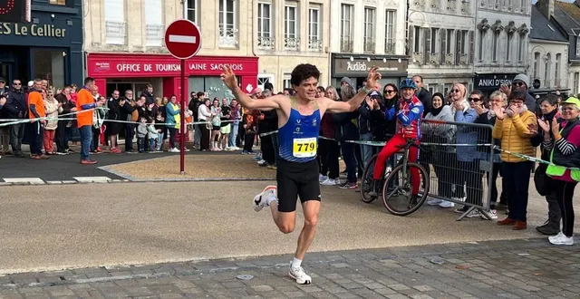 photo  clément dabin (asec la pommeraye) lauréat sur les 10 km de mamers, dimanche 26 octobre 2025.  &copy;  le maine libre 