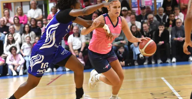 photo  jade gaillard a inscrit 14 points pour sa première apparition sous le maillot de lamboisières.  &copy;  co - michel durigneux 