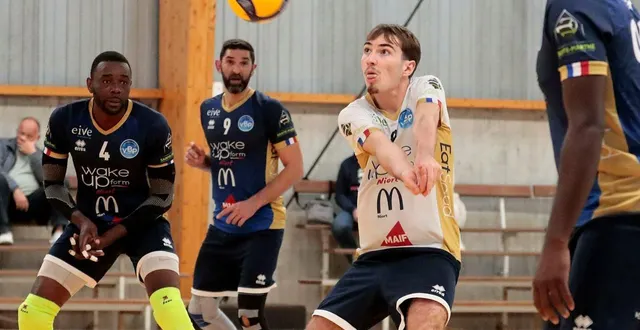 photo  autour du libero valentin barret, la réception niortaise s’est montrée en difficulté face à lescar.  &copy;  co – benoit felace 