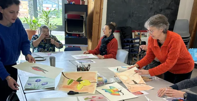 photo  les femmes pourront laisser libre cours à leur imagination, mardi 4 novembre, de 9 h à 12 h à l’espace jeunesse, lors de l’atelier d’écriture animé par valérie bouet. un moment d’expression personnelle et de partage dans un cadre intimiste. « écrire, partager, se découvrir et rire ensemble… ces moments sont précieux pour renforcer la confiance en soi », précise lucie lemoine, coordinatrice famille. pour plus d’informations : lucie.lemoine@pass-age-asso.fr – 06 42 25 35 06.  &copy;  co 