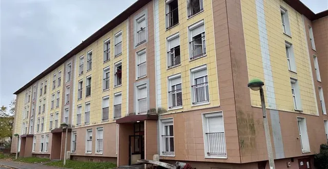 photo  un appartement de la rue d’allemagne, au mans, a été touché par un incendie dans la nuit du 16 au 27 octobre 2025.  &copy;  ouest-france 