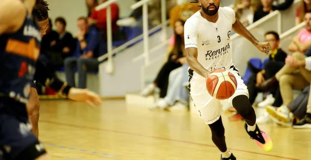 photo  warren racine et l’union rennes doivent se rendre sur le parquet de l’aurore vitré, mardi 28 octobre (20 h).  &copy;  julien kammerer 