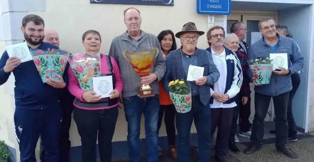 photo  le challenge du centenaire de la société de boule de fort des abeilles se joue selon une règle particulière : en trois parties, avec quatre allers-retours et on additionne les points obtenus. samedi 25 octobre, deux ex aequo ont dû être départagés avec un aller supplémentaire. résultats : ghislain maucourt et frédérique auréal ont gagné le challenge. anthony robert et jean-loup frelat se classent à la deuxième place.  &copy;  co 