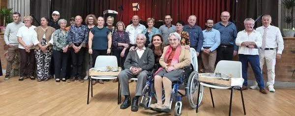 photo  les doyens ont été honorés, dimanche, par la municipalité.  &copy;  ouest-france 