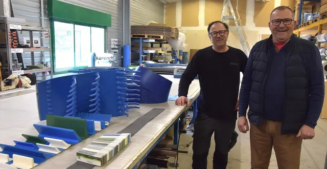 photo  lesli prioux, technico-commercial, et roch delambilly, technicien, travaillent pour l’entreprise maas à bécon-les-granits.  &copy;  co - joël audouin 