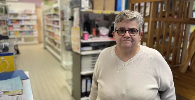 photo  guylaine martinez gère l’épicerie de saint-fraimbault, dans l’orne, depuis 38 ans.  &copy;  ouest-france 
