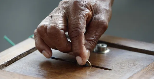 photo  les voleurs entraient dans les églises et pillaient les troncs, dans lesquels les fidèles font des dons de monnaie.  &copy;  photononstop via afp 