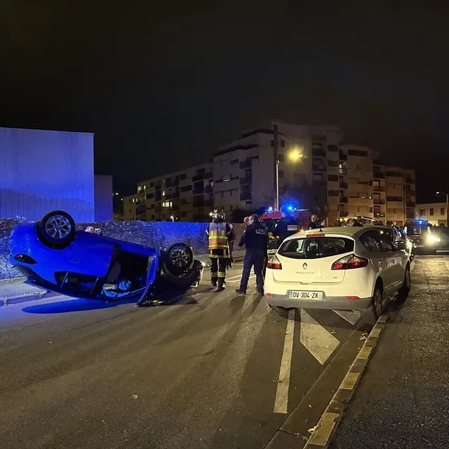 photo un accident s’est produit mardi 28 octobre rue des ponts-de-cé à angers.  ©  co - camille rivieccio