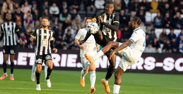 photo  prosper peter.  &copy;  photo co - regine lemarchand 