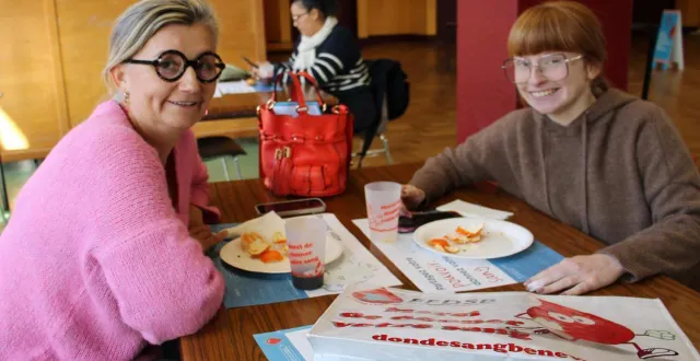 photo  mère et fille sont venues ensemble pour donner leur sang.  &copy;  ouest-france 