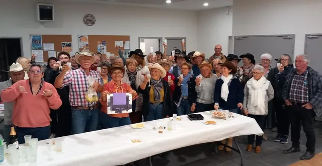 photo  l’assemblée générale de l’association madison country briollay.  &copy;  co 